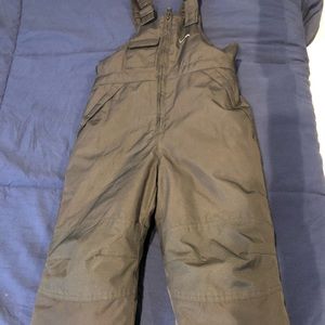 ☃️Kids Snowsuit size 4t☃️